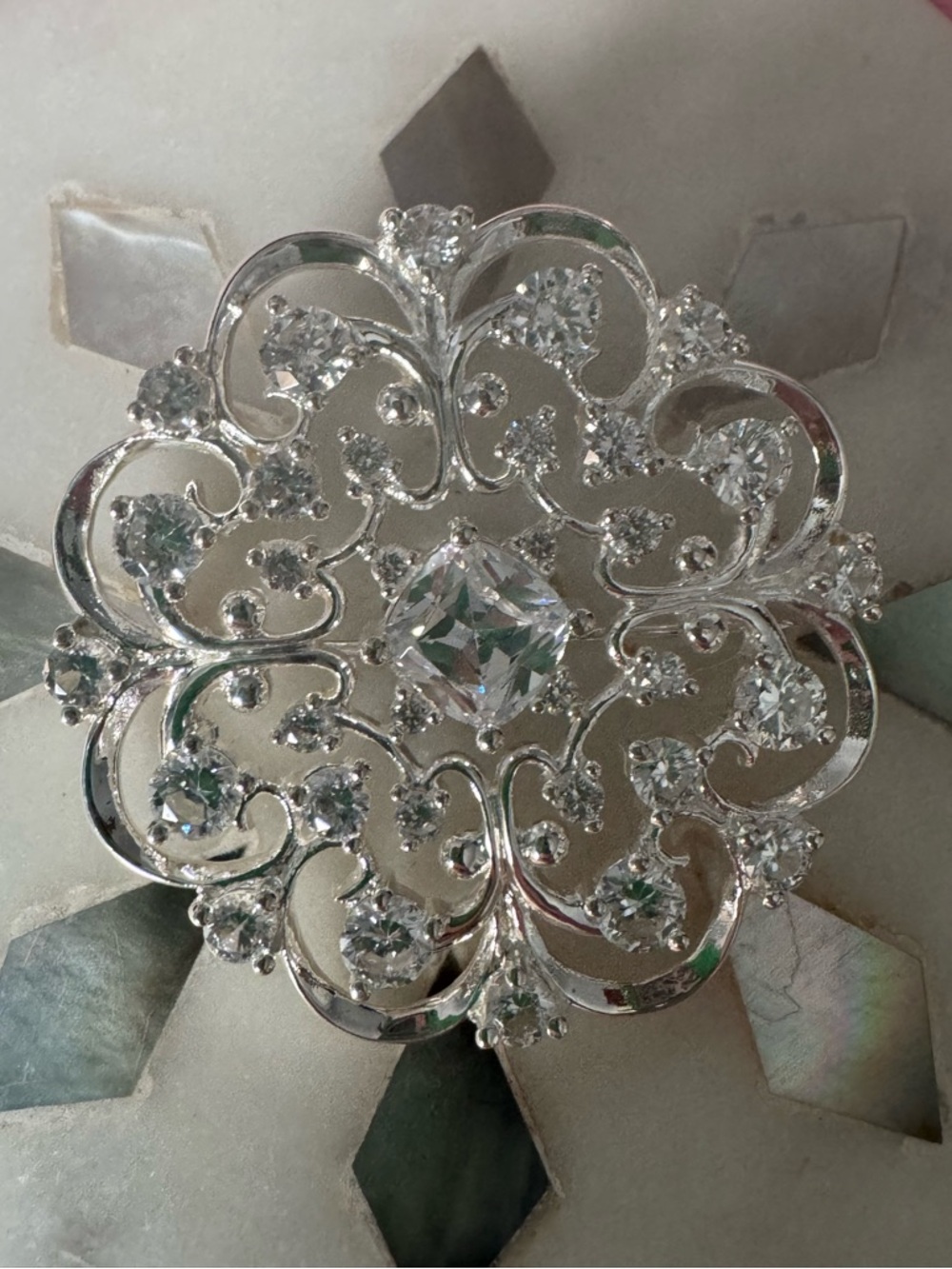 Jacmel Mauritius Sterling Silver .925 Snowflake / Floral Brooch with CZ